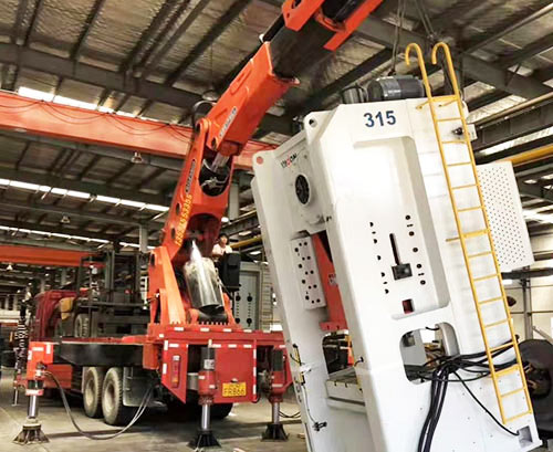 东阳附近随车吊出租，轻松解决运输难题