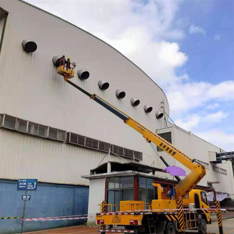 东阳高空作业车出租服务：专业广告牌安装解决方案